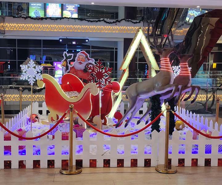 Grand High Street Christmas 2022